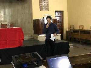 Madrid mai 2017 En pleine présentation de mon reportage sur le pasteur Gay Roberto Gonzalez.